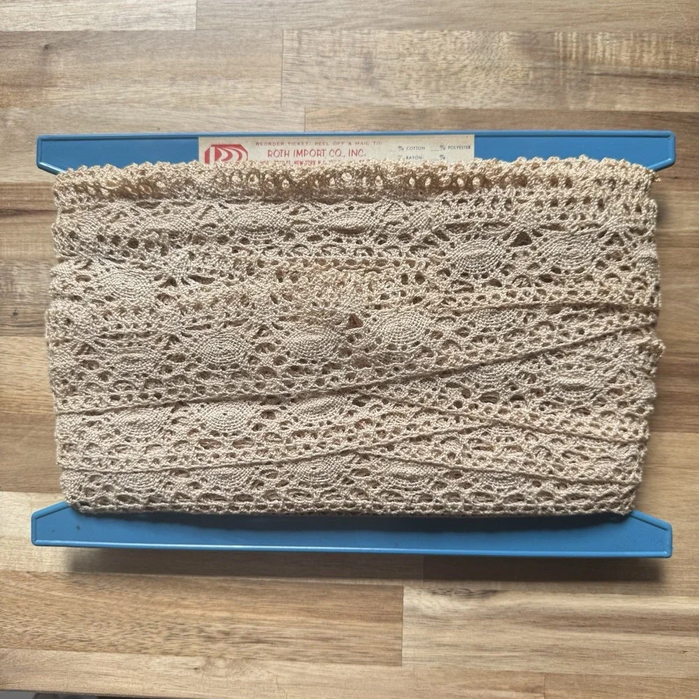 Vintage ROTH IMPORT CO. Spool Of Ecru‎ Crochet Lace Edge Beige 50yd X 2in